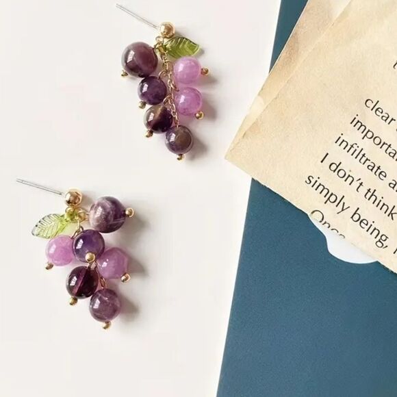 🍇🆕🍃Boho Purple Grape Design Crystal Decor Dangle Earrings 🍇 - Picture 1 of 10